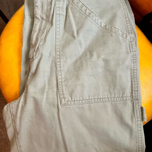 Capris Bill Blass Military Green, Capri-style Women’s Pants/Clam Diggers, Size 8 - Picture 1 of 6